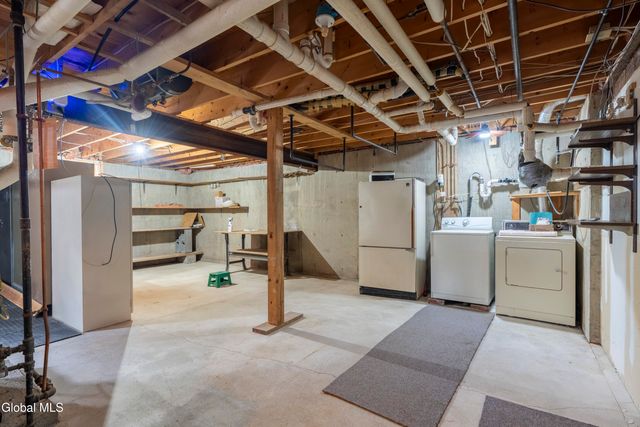 2 Cesta Lane, Troy, NY 12180