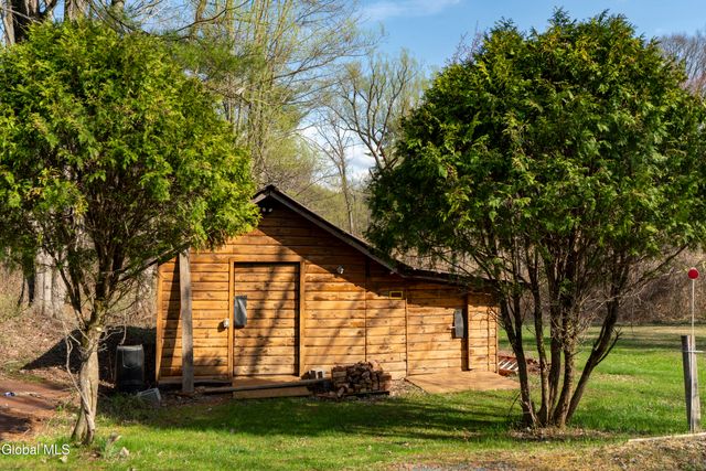 2 Cesta Lane, Troy, NY 12180