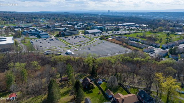 2 Cesta Lane, Troy, NY 12180