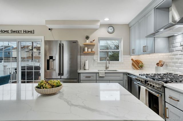 22 Miriam Parkway, Elmont, NY 11003