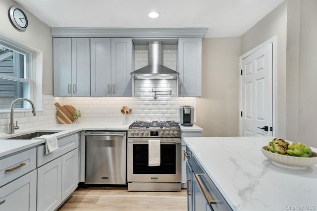 22 Miriam Parkway, Elmont, NY 11003