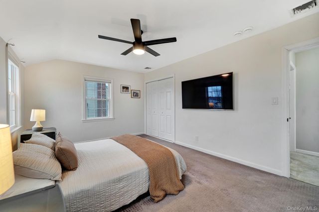 22 Miriam Parkway, Elmont, NY 11003