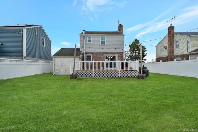 22 Miriam Parkway, Elmont, NY 11003