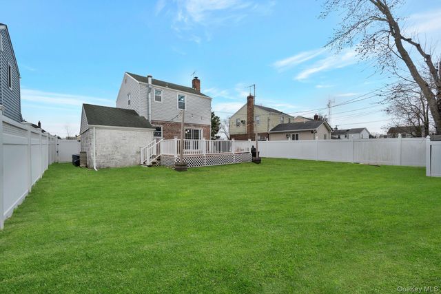 22 Miriam Parkway, Elmont, NY 11003