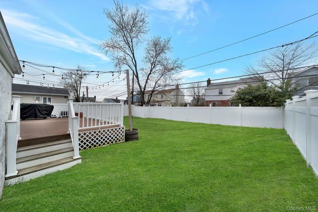 22 Miriam Parkway, Elmont, NY 11003