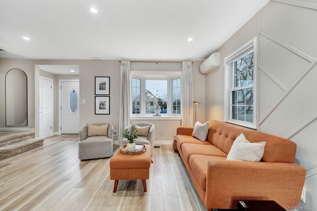 22 Miriam Parkway, Elmont, NY 11003