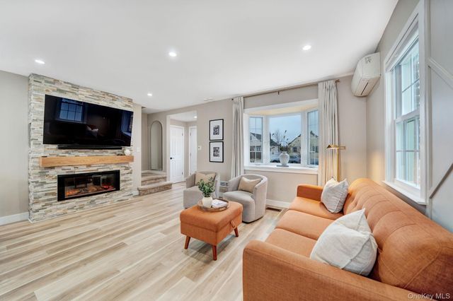 22 Miriam Parkway, Elmont, NY 11003