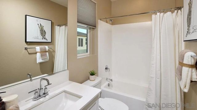 882 Obediah Loop 8, Chula Vista, CA 91911