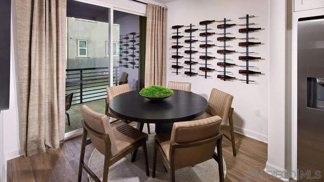 882 Obediah Loop 8, Chula Vista, CA 91911