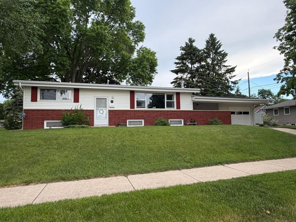 1611 Cascade Street NW, Rochester, MN 55901