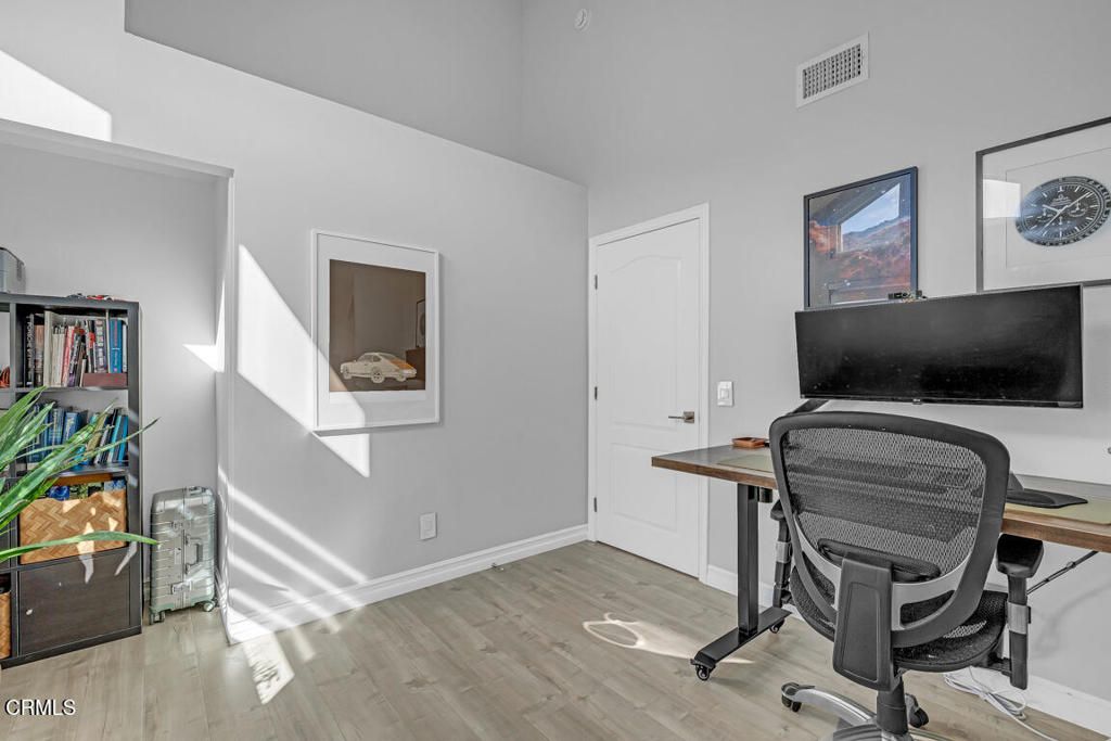 Image 22 of property listing at 6301 Honolulu Avenue 47, Tujunga, CA 91042