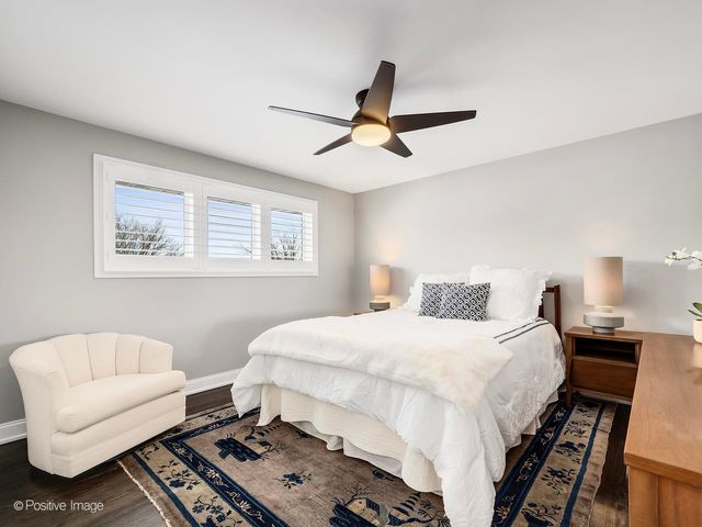 2S630 AVENUE CHATEAUX EAST, Oak Brook, IL 60523