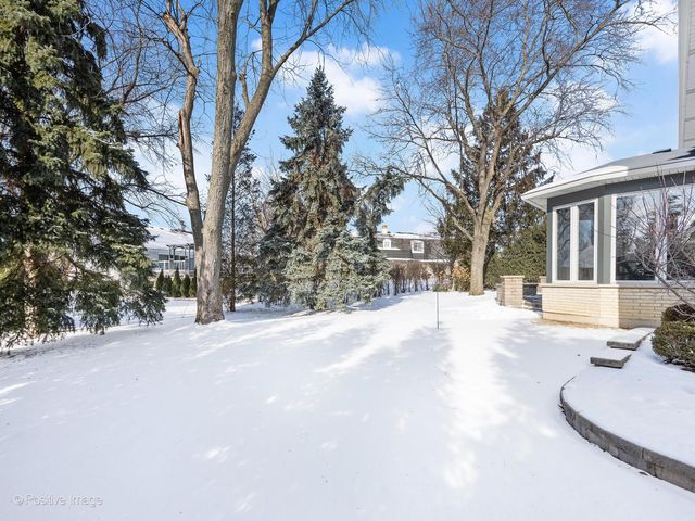 2S630 AVENUE CHATEAUX EAST, Oak Brook, IL 60523