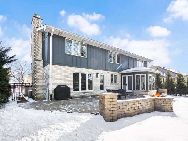 2S630 AVENUE CHATEAUX EAST, Oak Brook, IL 60523