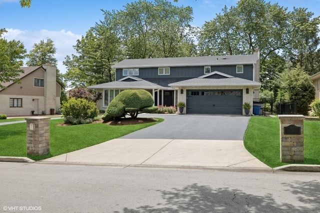 2S630 AVENUE CHATEAUX EAST, Oak Brook, IL 60523