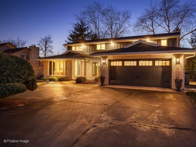 2S630 AVENUE CHATEAUX EAST, Oak Brook, IL 60523