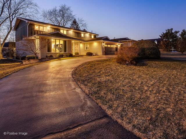 2S630 AVENUE CHATEAUX EAST, Oak Brook, IL 60523