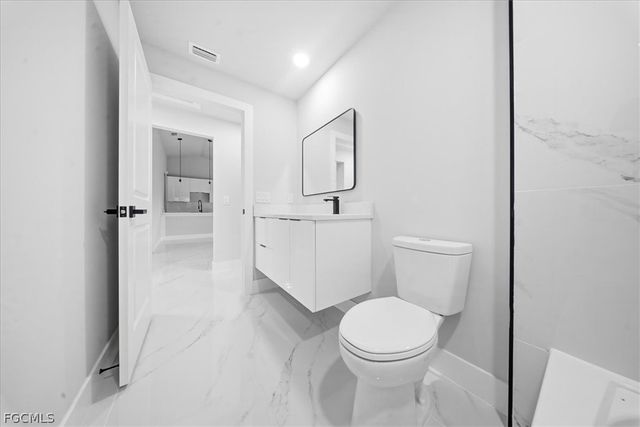 2715 27th ST SW, Lehigh Acres, FL 33976