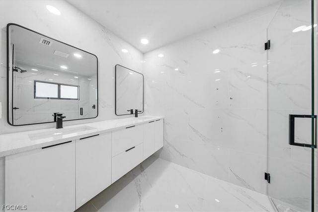 2715 27th ST SW, Lehigh Acres, FL 33976