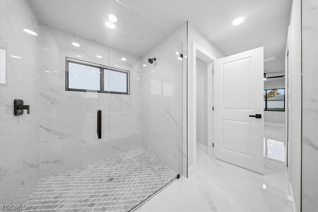 2715 27th ST SW, Lehigh Acres, FL 33976