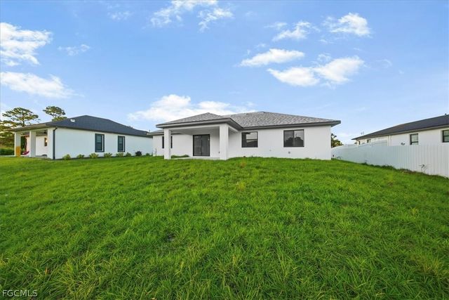 2715 27th ST SW, Lehigh Acres, FL 33976