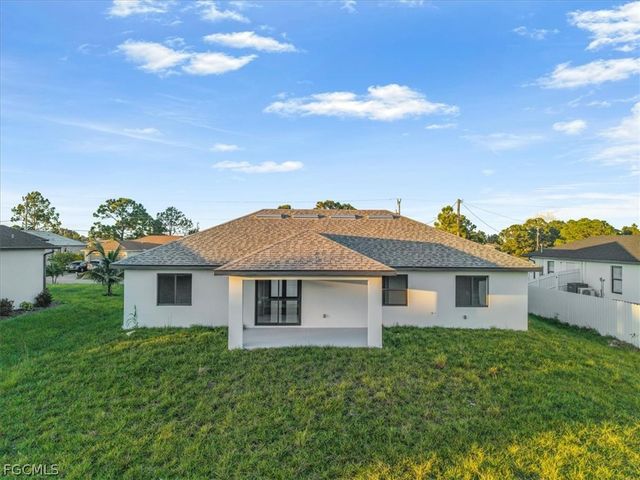 2715 27th ST SW, Lehigh Acres, FL 33976