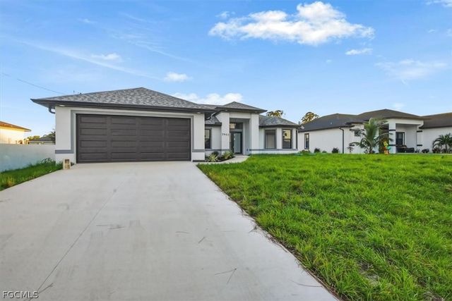 2715 27th ST SW, Lehigh Acres, FL 33976