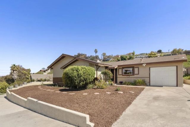 2904 E Barnwell Street, Oceanside, CA 92054