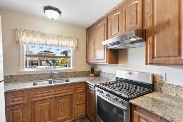 2904 E Barnwell Street, Oceanside, CA 92054