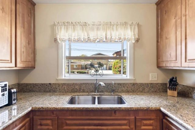 2904 E Barnwell Street, Oceanside, CA 92054