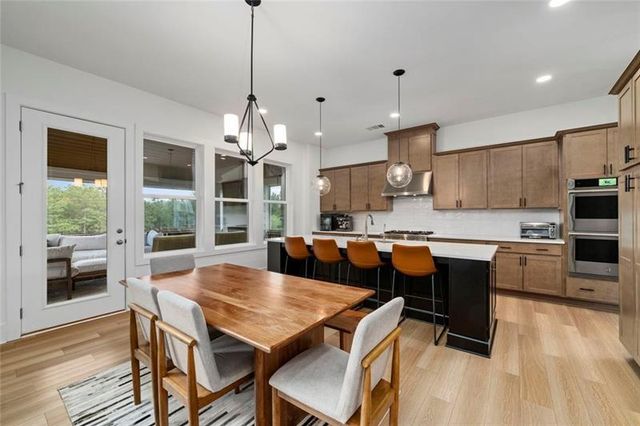 1071 Ridgeview Road, Woodstock, GA 30188