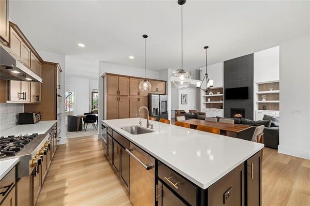 1071 Ridgeview Road, Woodstock, GA 30188
