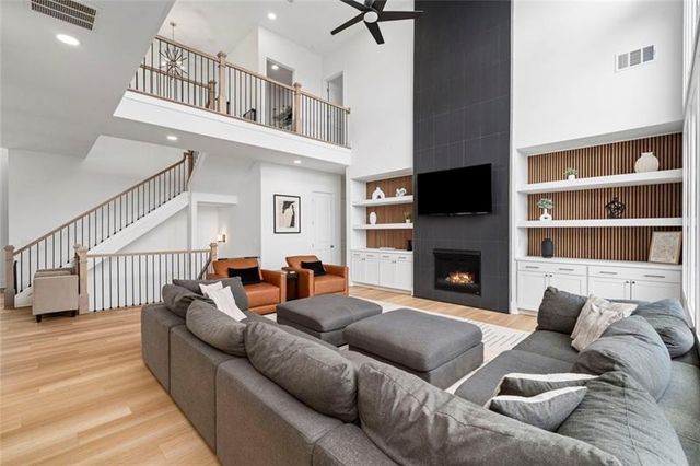 1071 Ridgeview Road, Woodstock, GA 30188