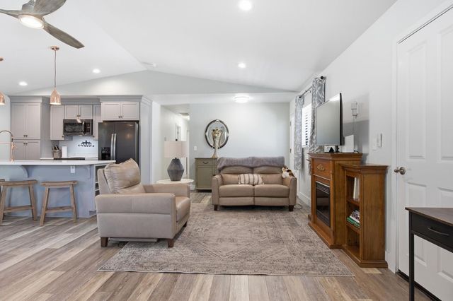 14299 Sun Forest Dr, Penn Valley, CA 95946