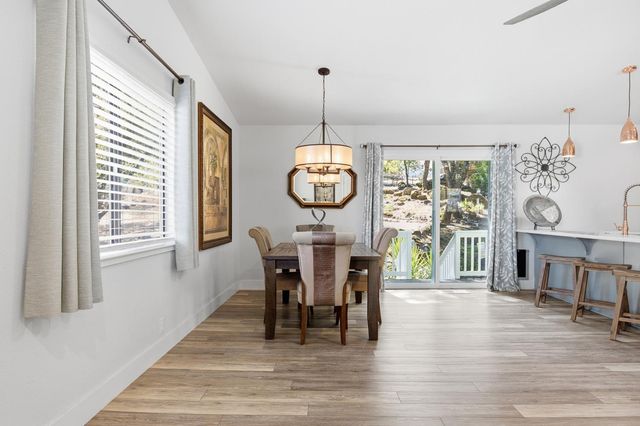 14299 Sun Forest Dr, Penn Valley, CA 95946