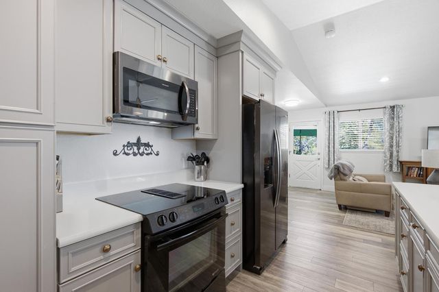 14299 Sun Forest Dr, Penn Valley, CA 95946