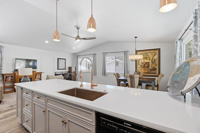 14299 Sun Forest Dr, Penn Valley, CA 95946