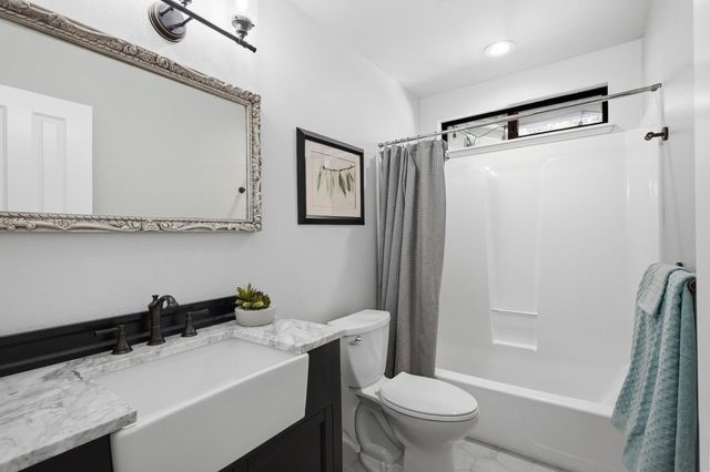 14299 Sun Forest Dr, Penn Valley, CA 95946