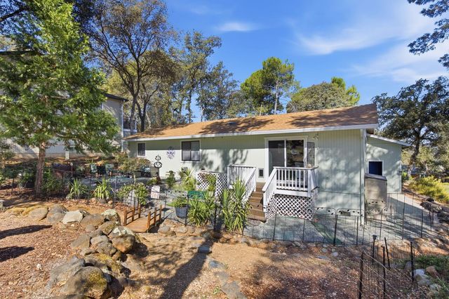 14299 Sun Forest Dr, Penn Valley, CA 95946