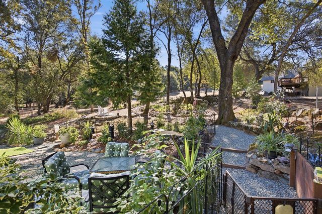 14299 Sun Forest Dr, Penn Valley, CA 95946