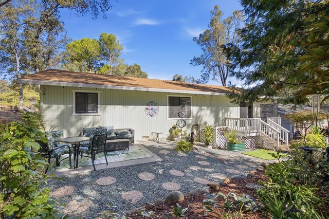 14299 Sun Forest Dr, Penn Valley, CA 95946