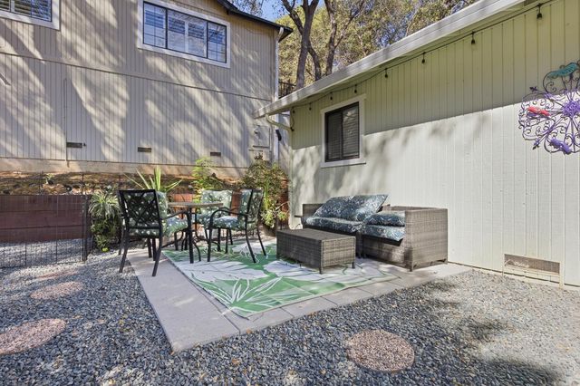 14299 Sun Forest Dr, Penn Valley, CA 95946