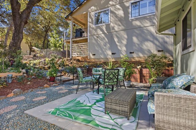 14299 Sun Forest Dr, Penn Valley, CA 95946