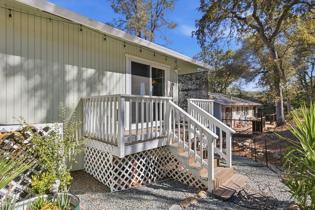 14299 Sun Forest Dr, Penn Valley, CA 95946