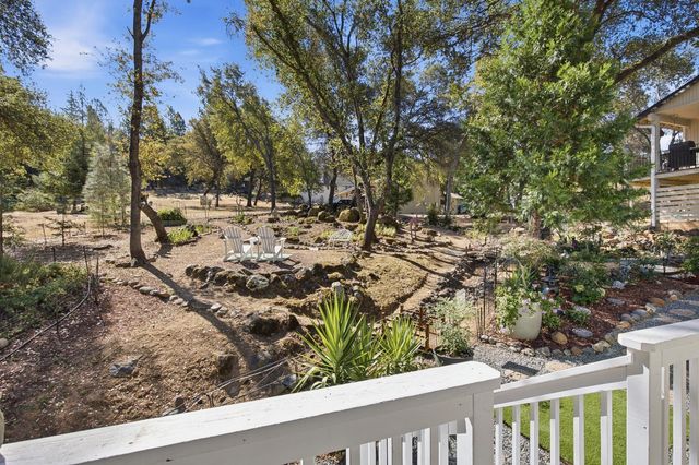14299 Sun Forest Dr, Penn Valley, CA 95946