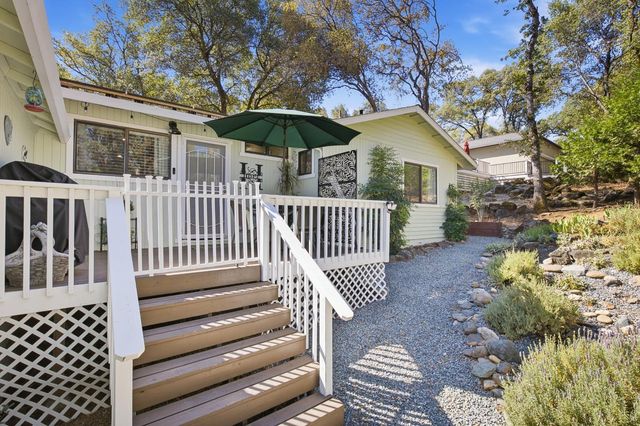 14299 Sun Forest Dr, Penn Valley, CA 95946