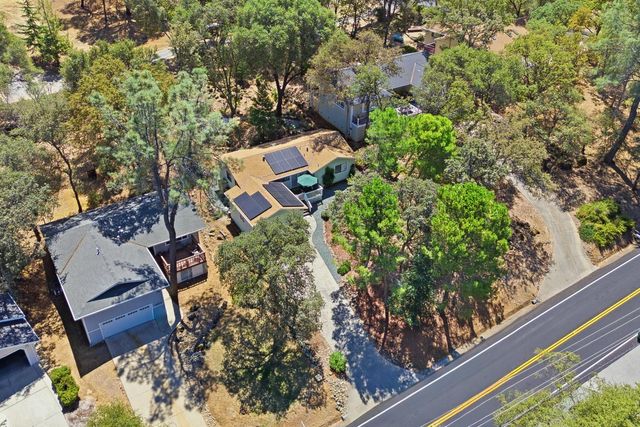 14299 Sun Forest Dr, Penn Valley, CA 95946