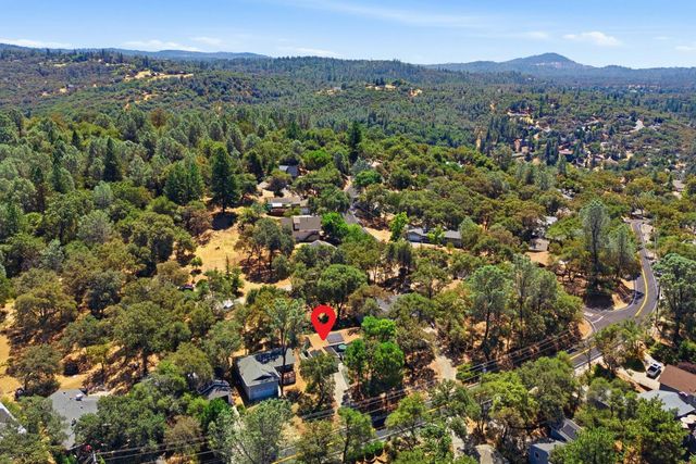 14299 Sun Forest Dr, Penn Valley, CA 95946