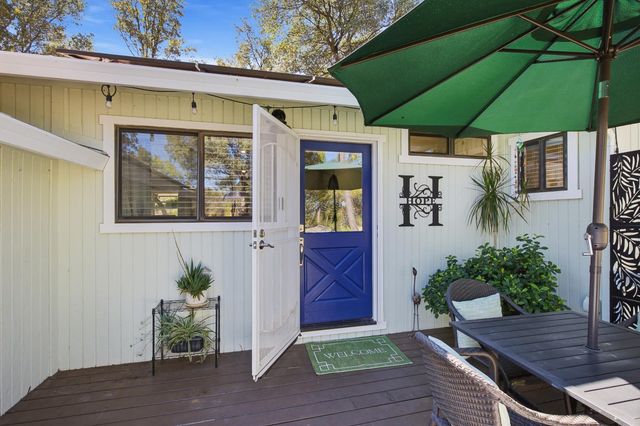 14299 Sun Forest Dr, Penn Valley, CA 95946