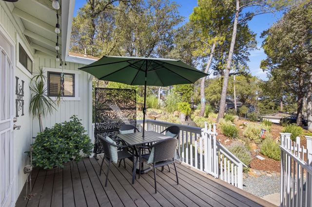 14299 Sun Forest Dr, Penn Valley, CA 95946